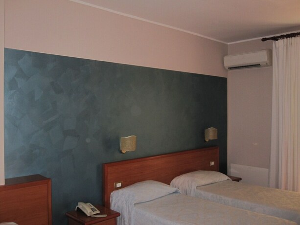 Imagen de la habitación del Hotel Continental, Pozzallo. Foto 21