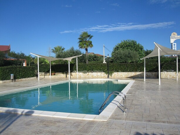 Imagen de la piscina del Hotel Continental, Pozzallo. Foto 33