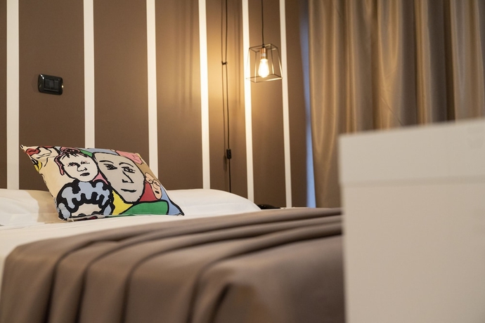 Imagen de la habitación del Hotel Continental, Reggio di Calabria. Foto 13