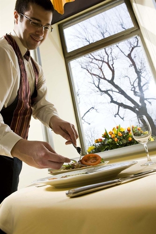 Imagen del bar/restaurante del Hotel Continental, Rijeka. Foto 5