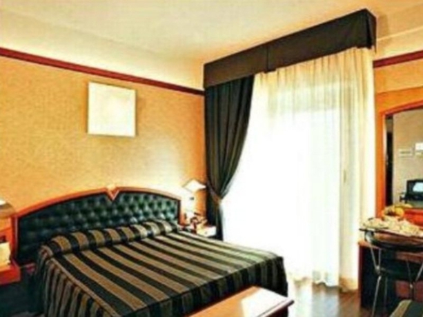 Imagen general del Hotel Continental Rimini. Foto 8