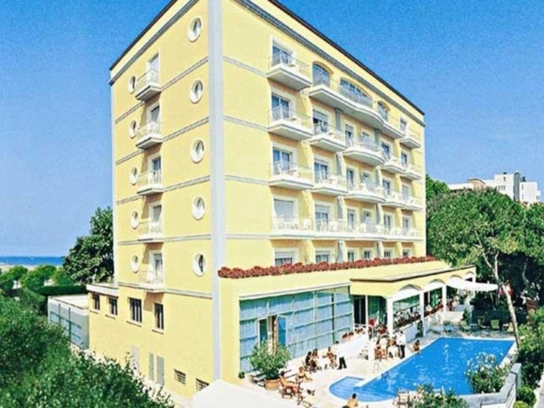 Imagen general del Hotel Continental Rimini. Foto 9