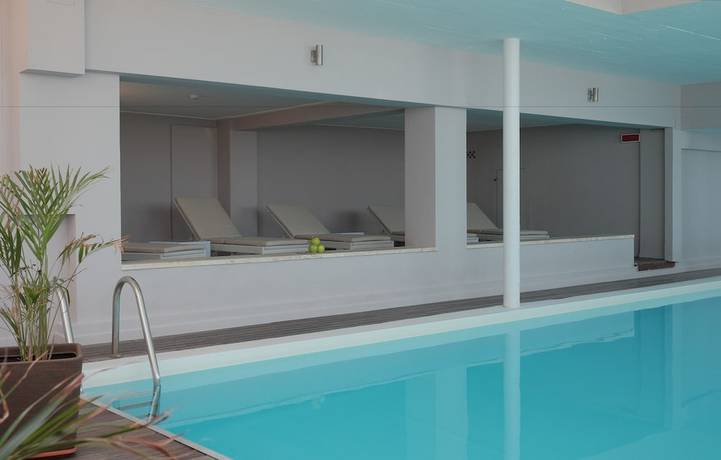Imagen de la piscina del Hotel Continental, Senigallia. Foto 16