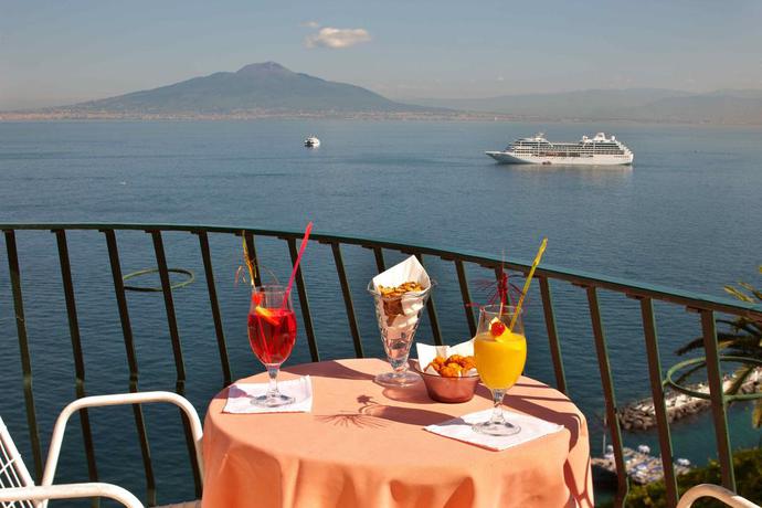 Imagen general del Hotel Continental, Sorrento. Foto 9