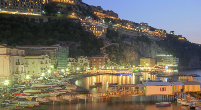 Imagen general del Hotel Continental, Sorrento. Foto 12