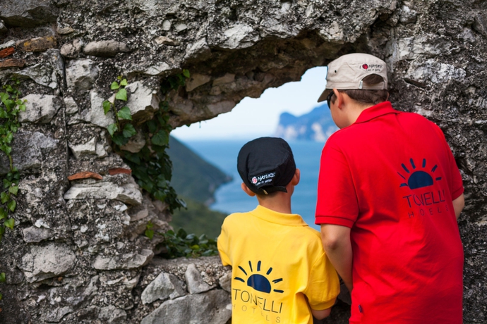 Imagen de los exteriores del Hotel Continental - Tonellihotels. Foto 13