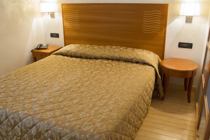 Imagen de la habitación del Hotel Continental, Turín. Foto 4