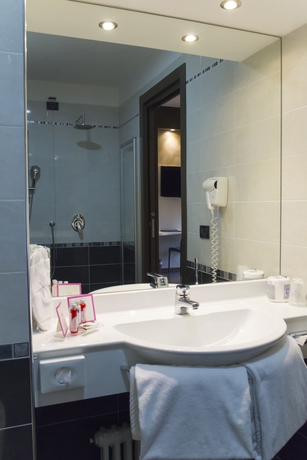 Imagen de la habitación del Hotel Continental, Turín. Foto 5