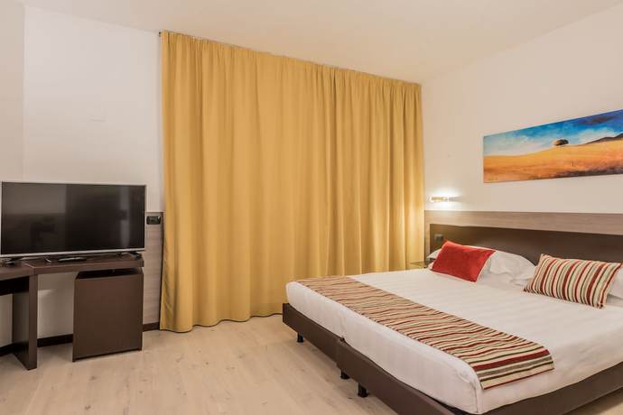 Imagen de la habitación del Hotel Continental Urban Art. Foto 2