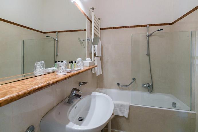 Imagen de la habitación del Hotel Continental Wellness and Spa. Foto 9