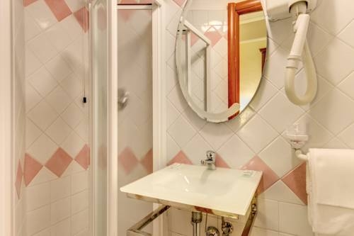 Imagen general del Hotel Continentale, Termini. Foto 5