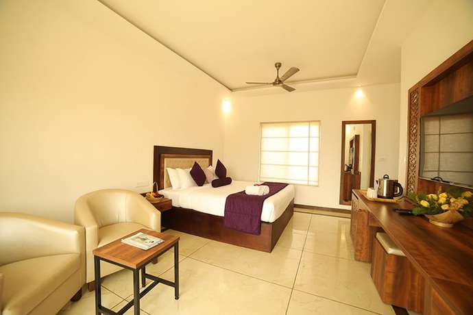 Imagen de la habitación del Hotel Contour Island Resort and Spa. Foto 9