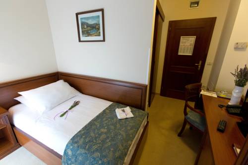 Imagen de la habitación del Hotel Convent. Foto 5