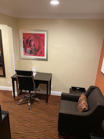 Imagen de la habitación del Hotel Convention Center Inn and Suites. Foto 9