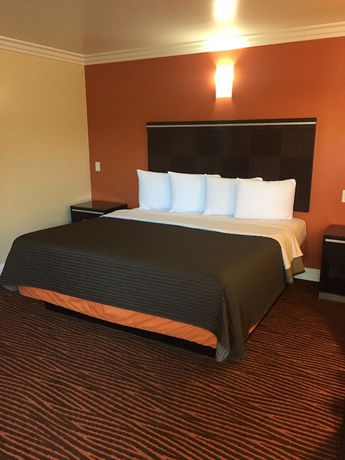 Imagen de la habitación del Hotel Convention Center Inn and Suites. Foto 13