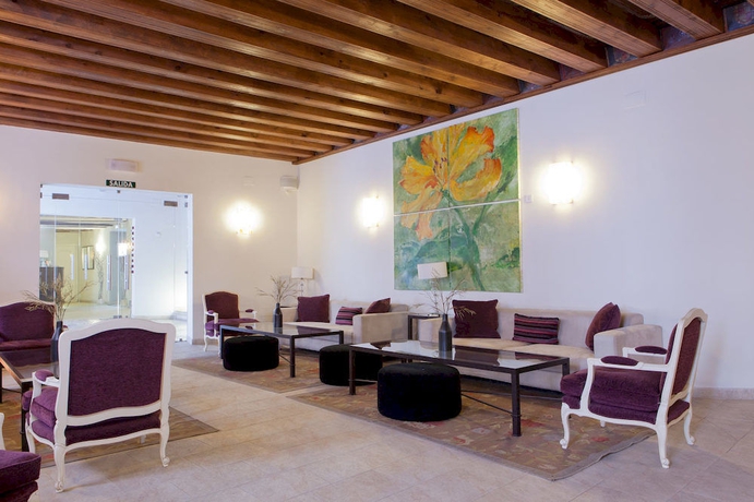 Imagen de los interiores del Hotel Convento Del Giraldo. Foto 13