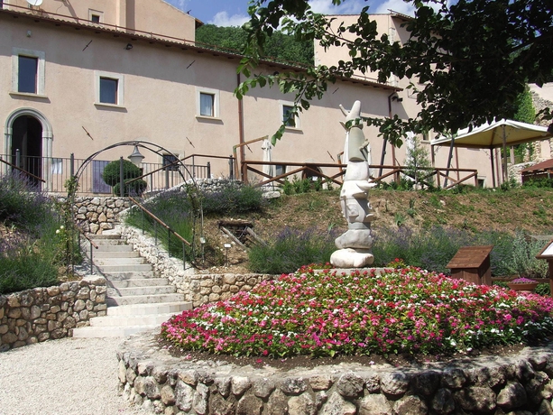 Imagen de los exteriores del Hotel Convento Di San Colombo - Dimora Storica. Foto 15