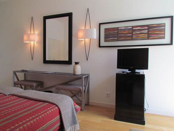 Imagen de la habitación del Hotel Convento Dos Capuchos. Foto 7