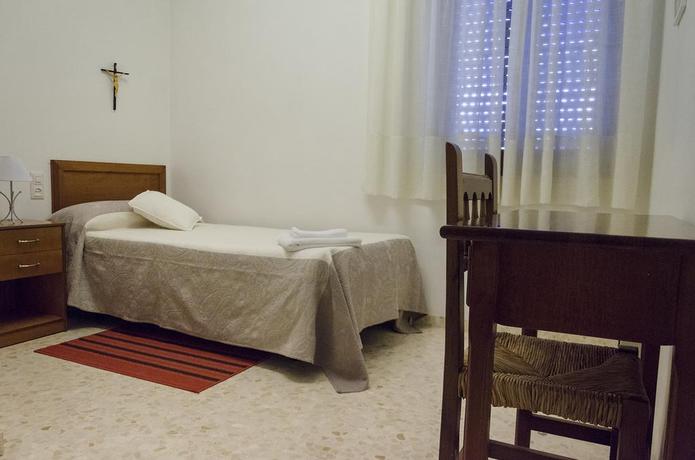 Imagen de la habitación del Hotel Convento Madre De Dios De Carmona. Foto 4