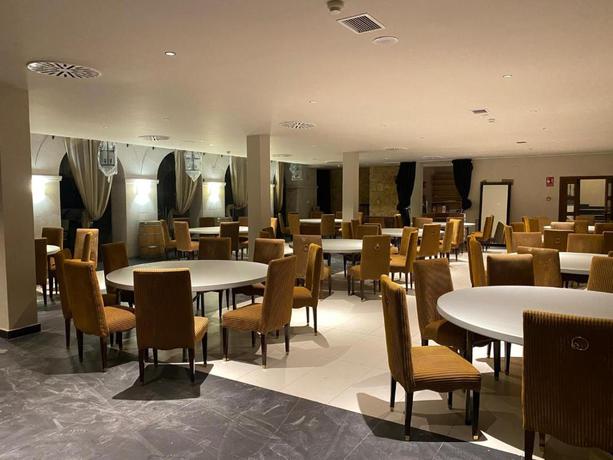 Imagen del bar/restaurante del Hotel Convento Parador San Esteban de Gormaz. Foto 2