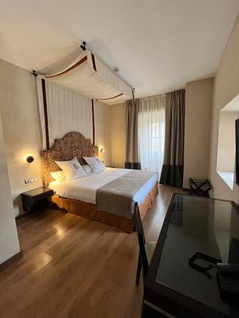 Imagen de la habitación del Hotel Convento Parador San Esteban de Gormaz. Foto 3