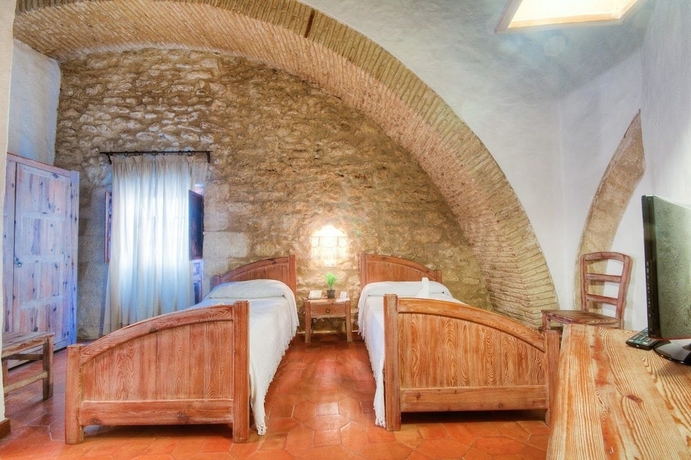 Imagen de la habitación del Hotel Convento de San Francisco. Foto 8