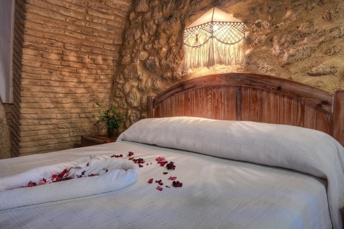 Imagen de la habitación del Hotel Convento de San Francisco. Foto 13