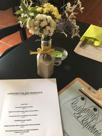 Imagen del bar/restaurante del Hotel Convento de San Francisco. Foto 6