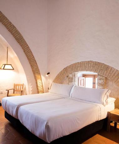 Imagen de la habitación del Hotel Convento de San Francisco. Foto 12