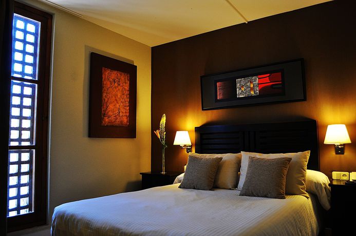 Imagen de la habitación del Hotel Convento de Santa Clara. Foto 2