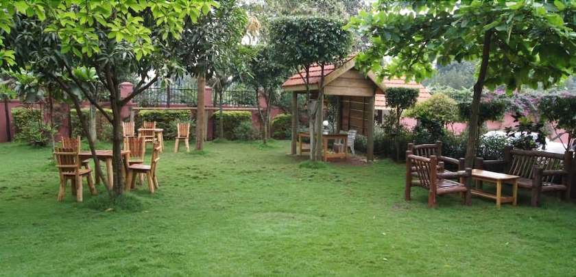 Imagen de los exteriores del Hotel Converge. Foto 17