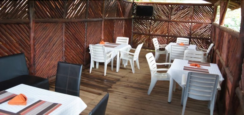 Imagen del bar/restaurante del Hotel Converge. Foto 10