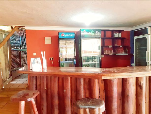 Imagen del bar/restaurante del Hotel Converge. Foto 11