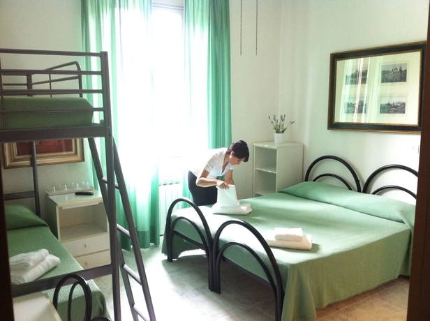 Imagen de la habitación del Hotel Convertini. Foto 6