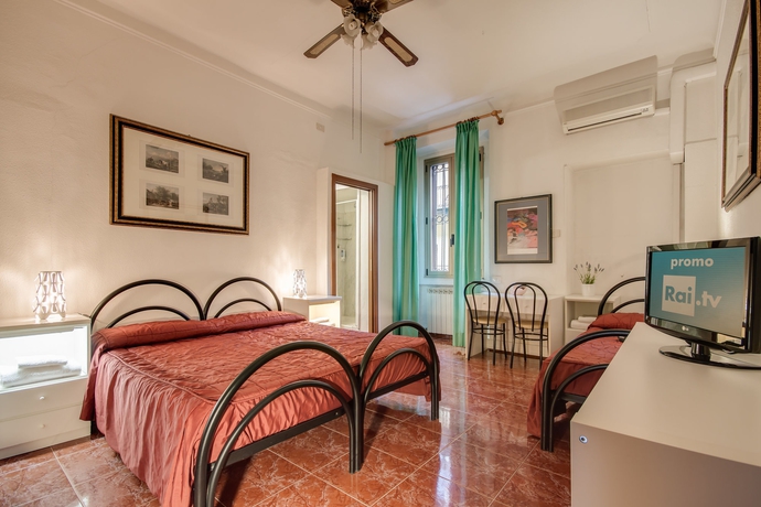 Imagen de la habitación del Hotel Convertini. Foto 13