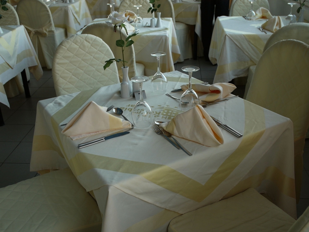 Imagen del bar/restaurante del Hotel Cook's Club Kolymbia - Adults Only. Foto 5