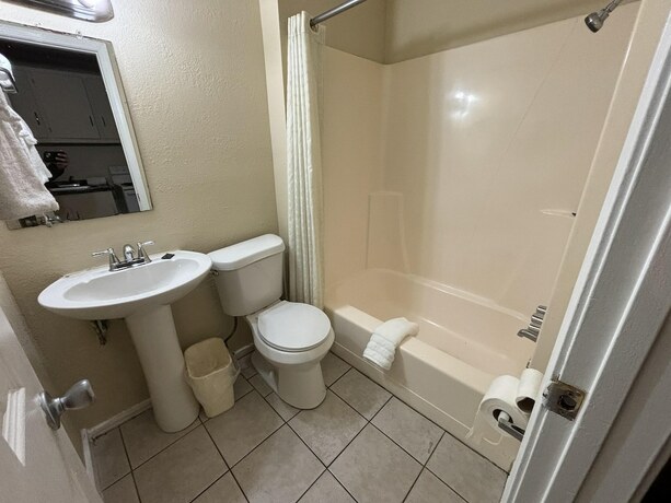 Imagen general del Hotel Cook\'s Motel. Foto 3
