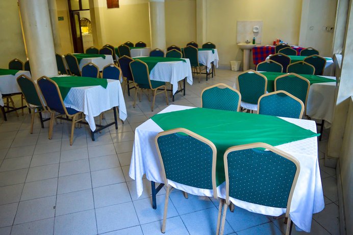 Imagen del bar/restaurante del Hotel Cool Breeze Mombasa. Foto 2