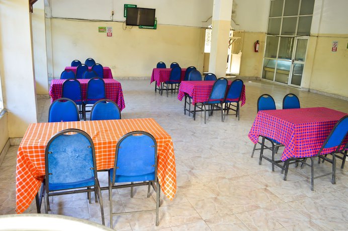 Imagen del bar/restaurante del Hotel Cool Breeze Mombasa. Foto 6