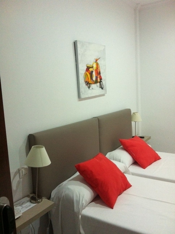 Imagen de la habitación del Hotel Cool Sevilla. Foto 4
