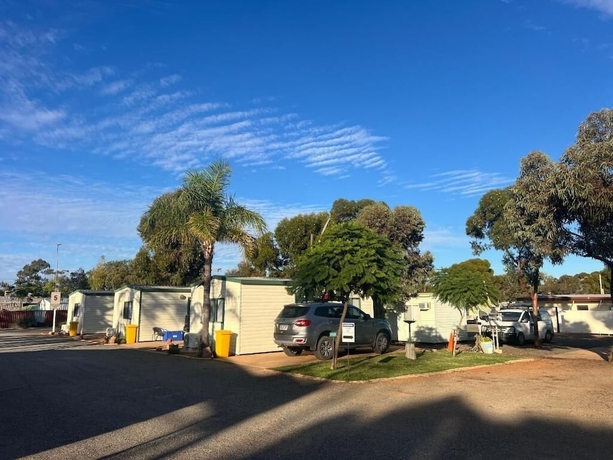 Imagen de los exteriores del Hotel Coolgardie Caravan Park. Foto 12