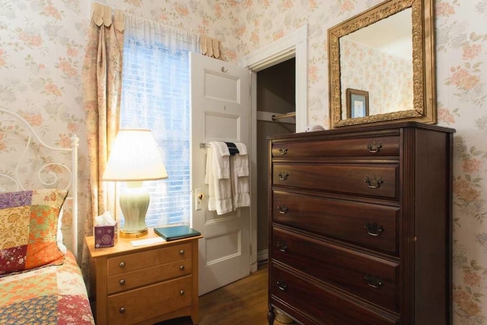 Imagen de la habitación del Hotel Coolidge Corner Guest House. Foto 6