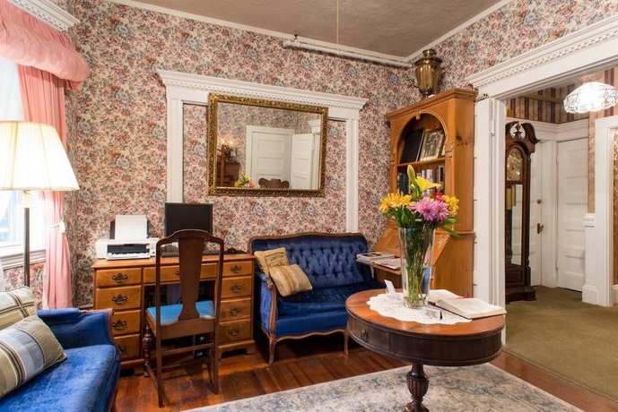 Imagen de los interiores del Hotel Coolidge Corner Guest House. Foto 16