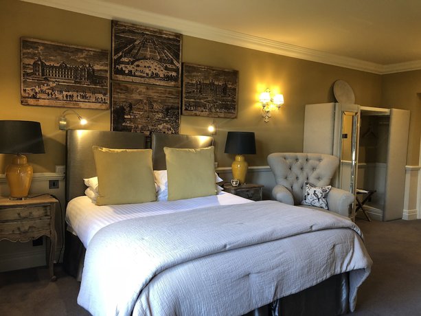 Imagen de la habitación del Hotel Coombe Abbey. Foto 14