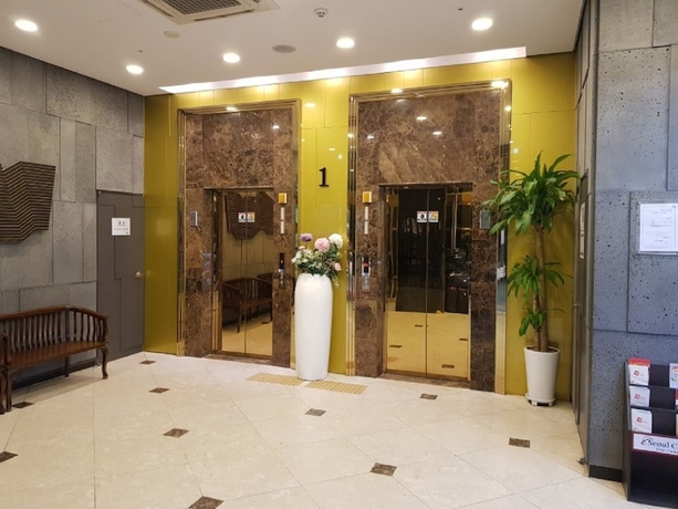 Imagen de los interiores del Hotel Coop City Oryu Station. Foto 15