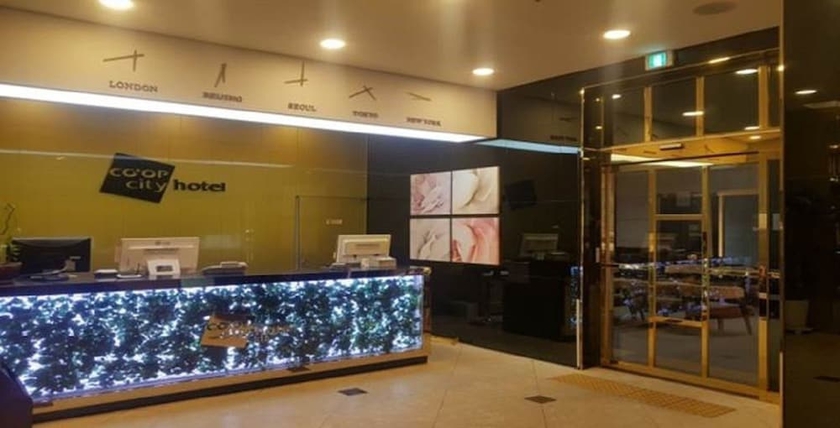 Imagen de los interiores del Hotel Coop City Oryu Station. Foto 16