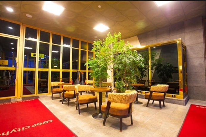 Imagen de los interiores del Hotel Coop City Oryu Station. Foto 17