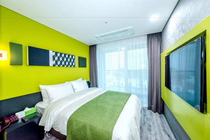 Imagen de la habitación del Hotel Co-op City Seongsan. Foto 13
