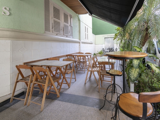 Imagen del bar/restaurante del Hotel Copacabana Blue. Foto 3