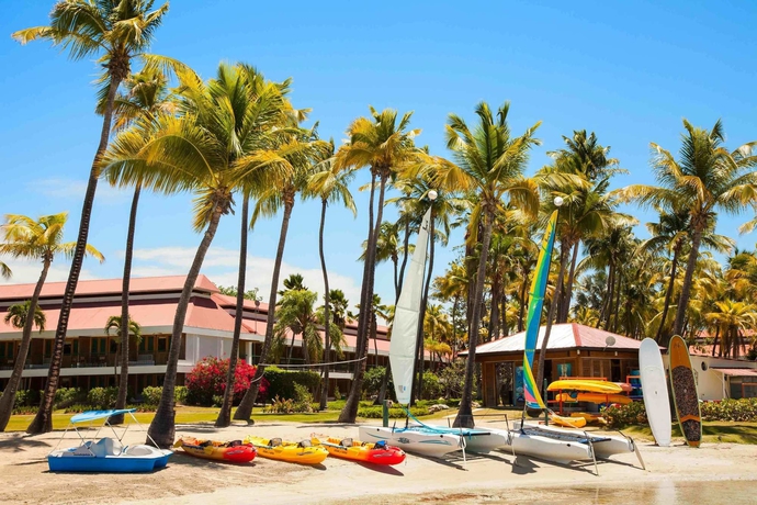 Imagen de los exteriores del Hotel Copamarina Beach Resort and Spa. Foto 10